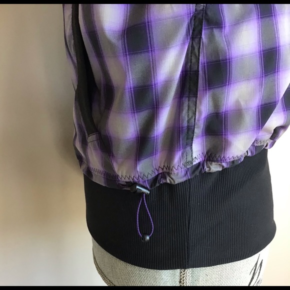 Lululemon hooded pullover with kangaroo pouch - Picture 9 of 12